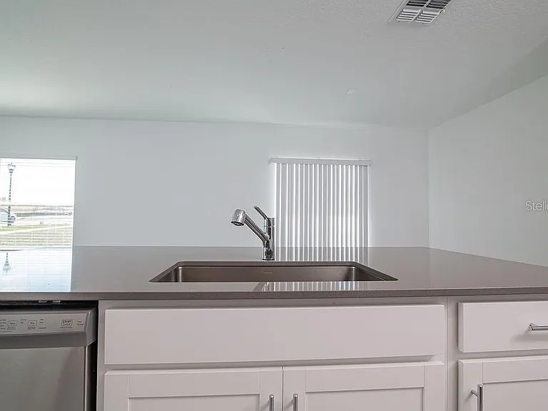 2821 Armstrong Ave — Photo 10