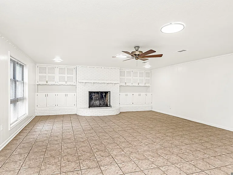 11444 Saint Lawrence Dr — Photo 3