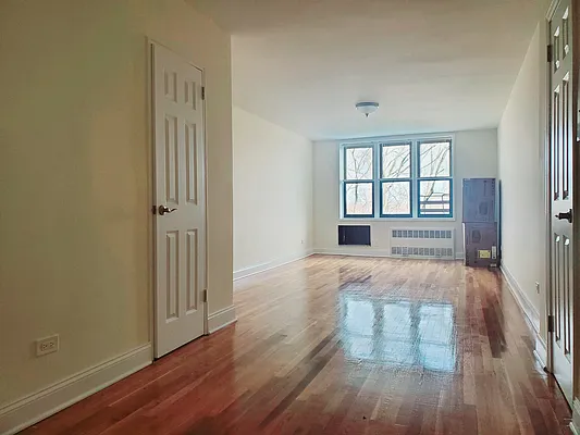 Rented by New York Dwellings LLC | media 11