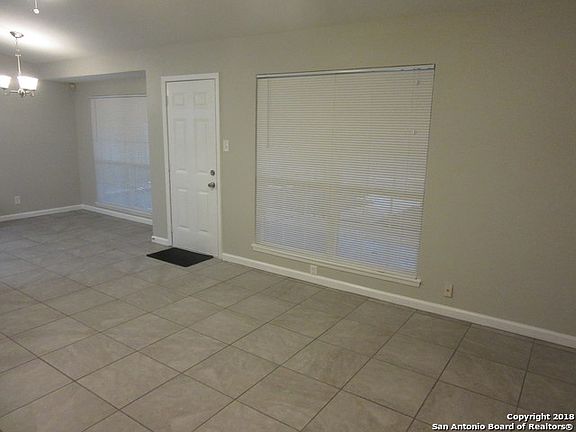 4th image of 2807 Lake Meadow St