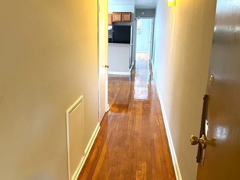 315 W St NE — Photo 14