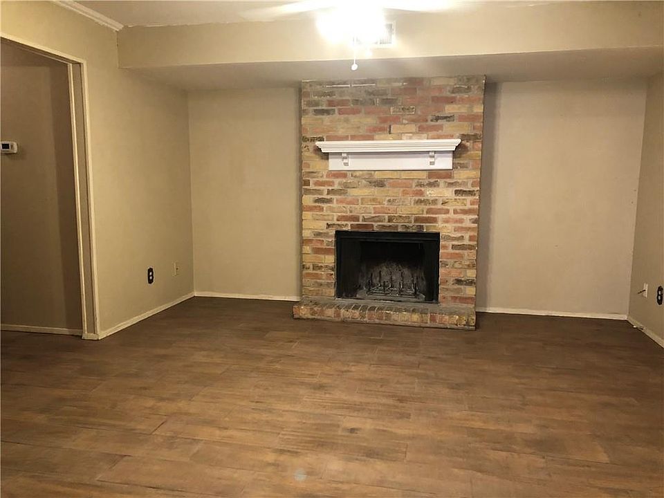 2nd image of 1312 Chapel Creek Rd