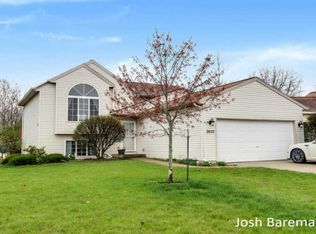 2852 Daventry Ct SE, Kentwood, MI 49512