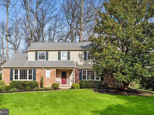 229 E Beechtree Ln, Wayne, PA 19087