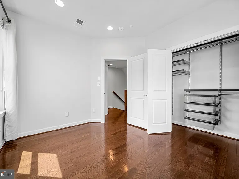 1121 S Lincoln St — Photo 38