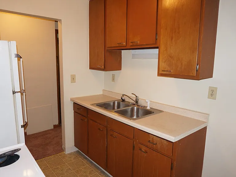 Como Lakes Apartments — Photo 33