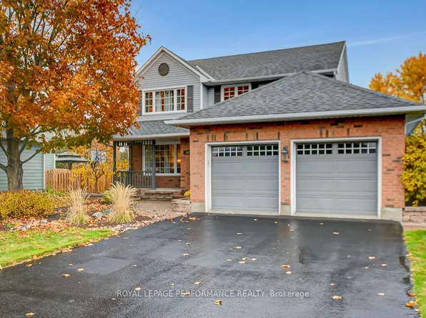 32 Parklands Ave, Russell, ON K4R 1A2