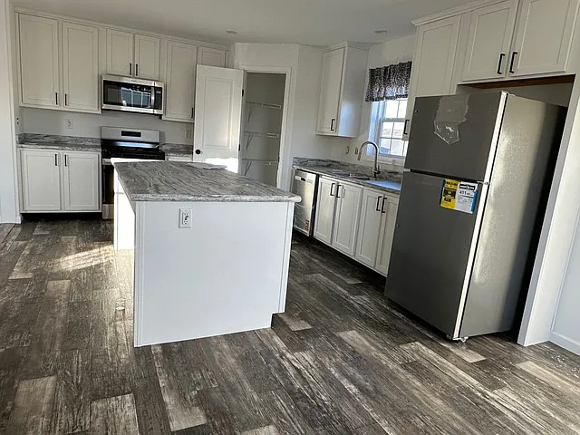 3 bed, 1393 sqft, $1,795 — Photo 3