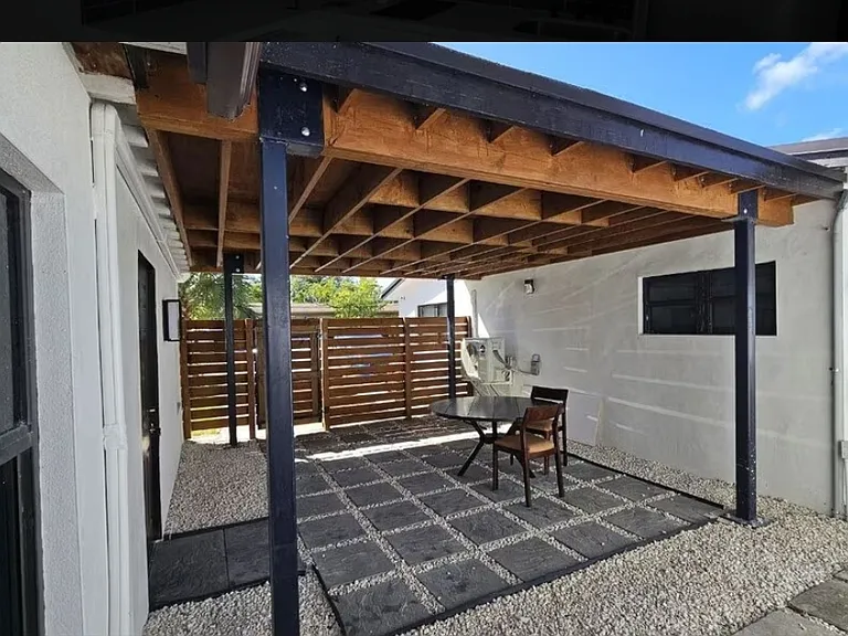 1202 NE 3rd Ave #A — Photo 2