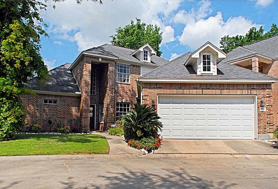 Traditional single family brick home on cul-de-sac in gated enclave. Seller will be putting on a new