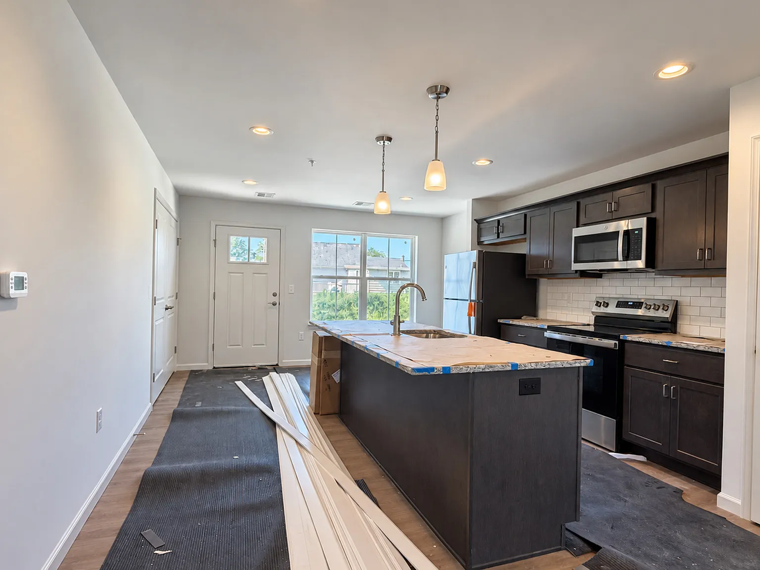 2 bed, 1030 sqft, $1,695 — Photo 4