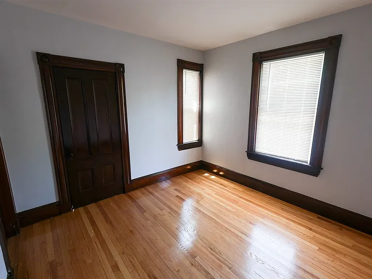 50 Thatcher St #2 — Photo 11