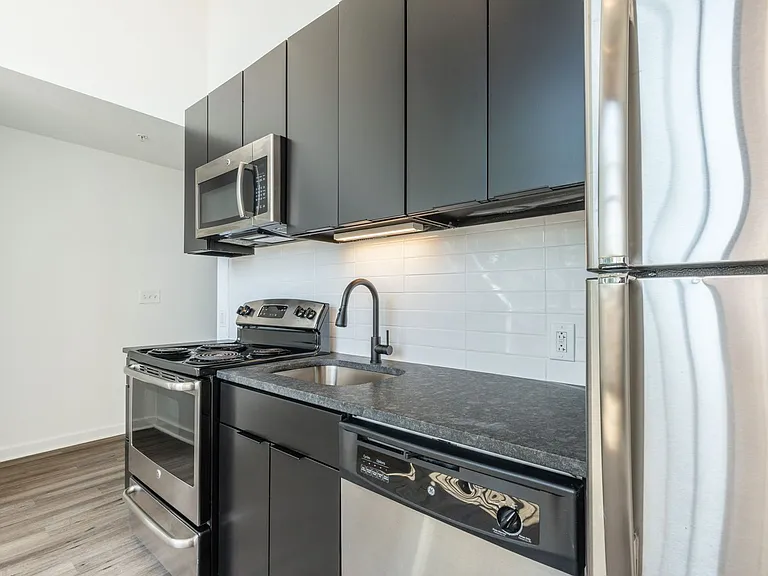 3003 Glenwood — Photo 172