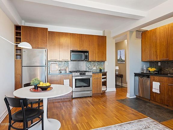 3rd image of 118 8th Ave APT 7C
