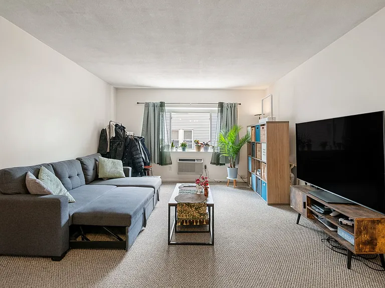 2 Larose Pl #10 — Photo 8