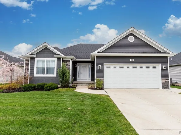 92 Country Club Ct, Grand Island, NY 14072