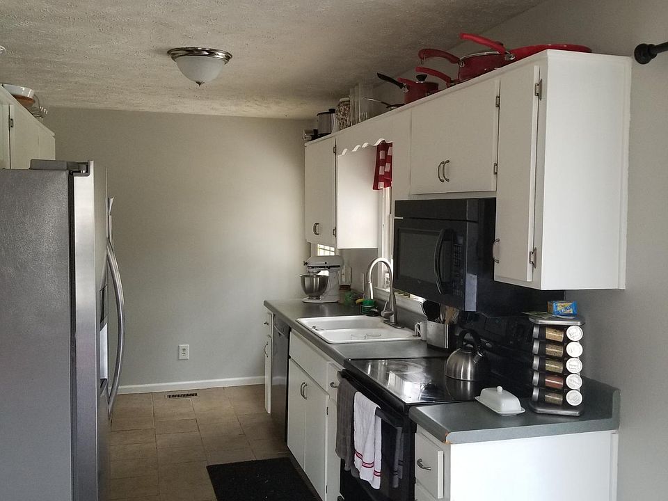 2nd image of 131 Dogwood Ave