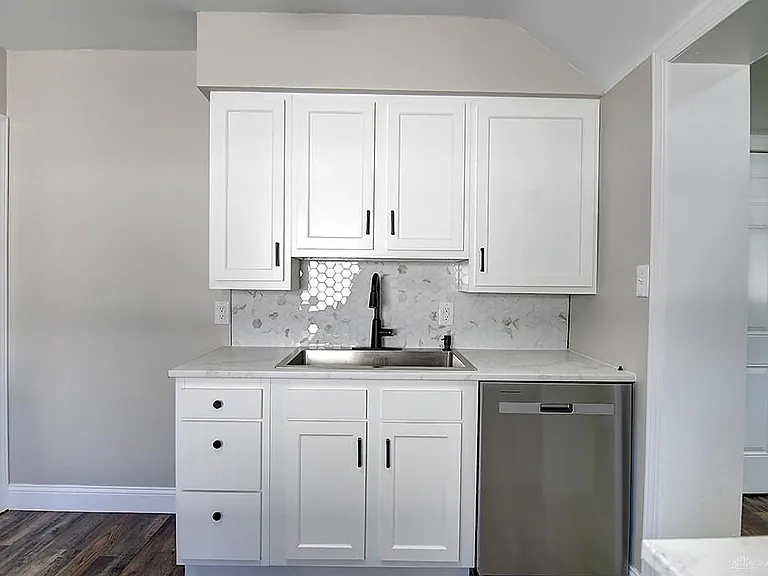 2201 Wilbraham Rd — Photo 9