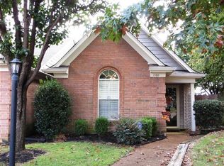 1060 Sunstar Dr, Cordova, TN 38018