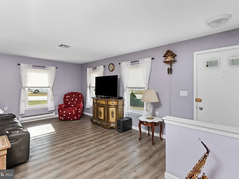 224 Huntington Dr — Photo 7