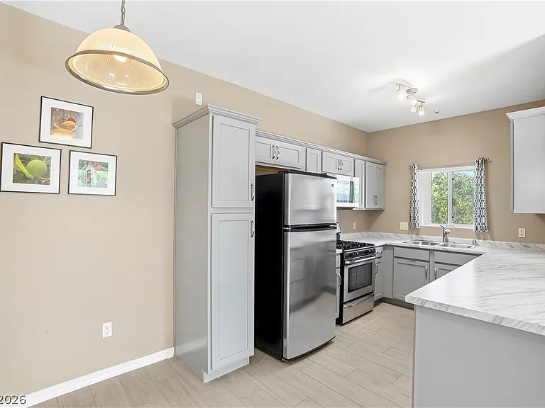 2291 W Horizon Ridge Pkwy #13175 — Photo 6