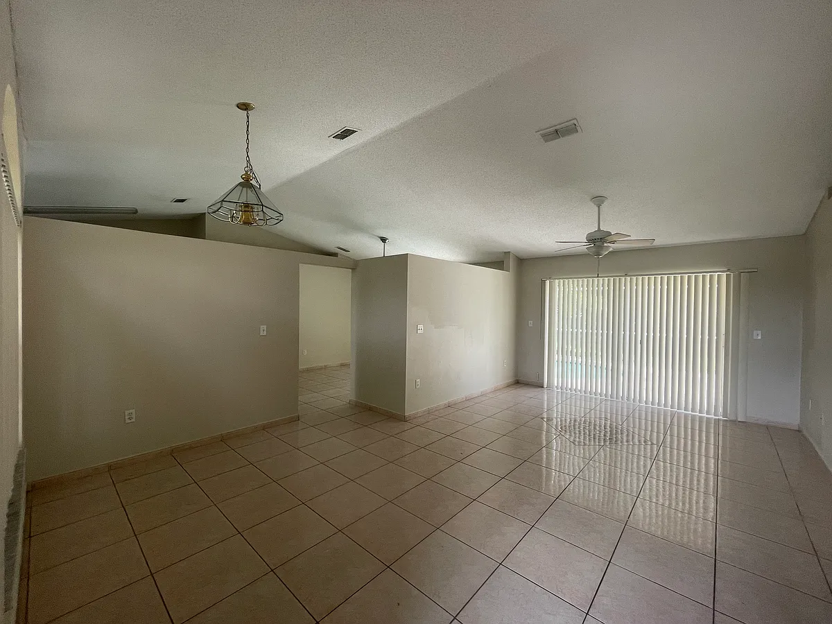 Building Photo - 569 Pinehurst Cv
