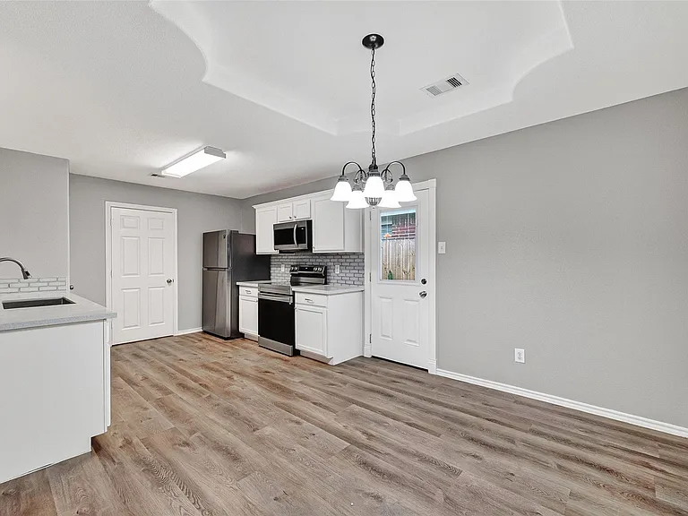 18906 Dennington Dr — Photo 13