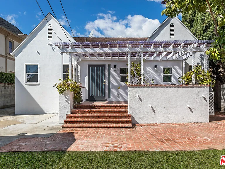 152 S Wetherly Dr — Photo 18