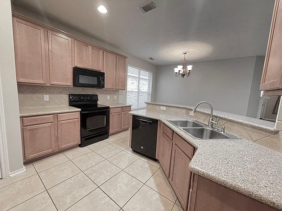 4th image of 22038 Field Green Dr