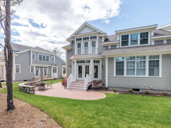 40 Clayton Circle #B, Mashpee, MA 02649