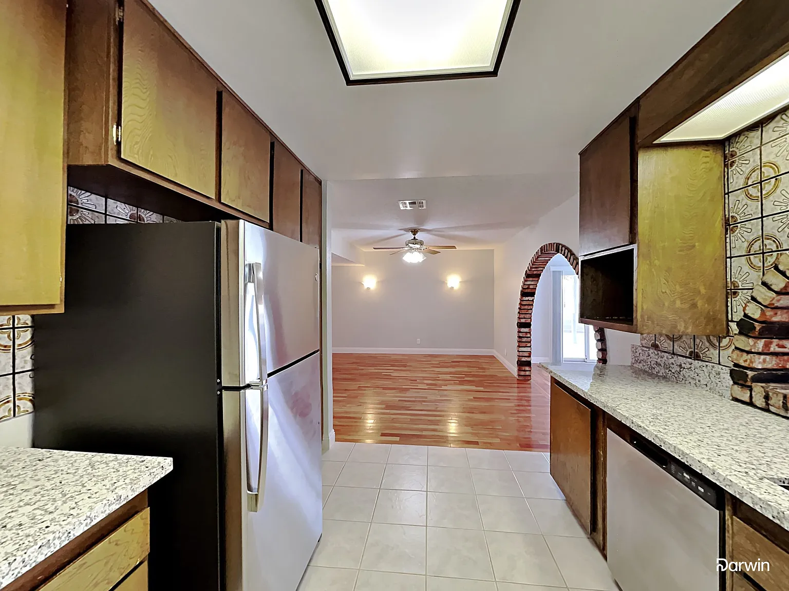 4 bed, 2.5 bath, 2042 sqft, $2,075 — Photo 4