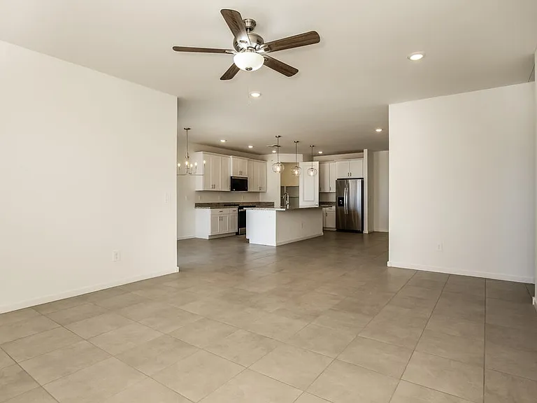 24404 W Grove St — Photo 3