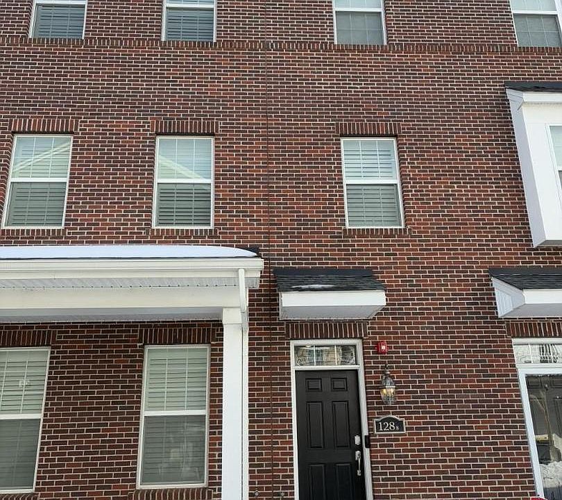 1st image of 128 Fleet Ct