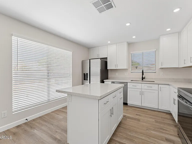 7214 W Sierra Vista Dr — Photo 11