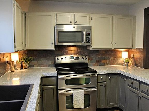 3rd image of 1574 Autumn Breeze Ln