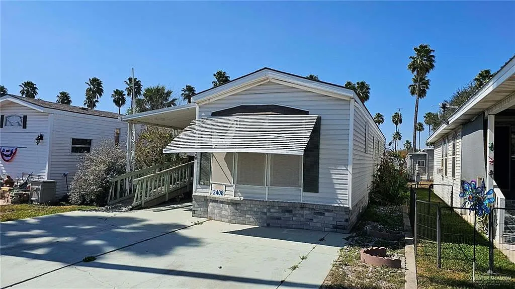 2 bed, 1.0 bath, 784 sqft, $775 — Photo 3