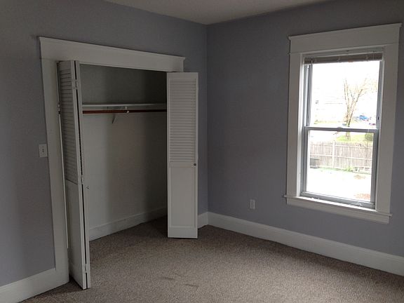Closet in second bedroom