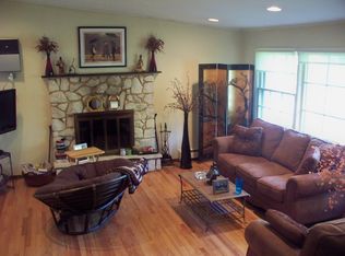 4 Berryhill Pl, Old Bethpage, NY 11804