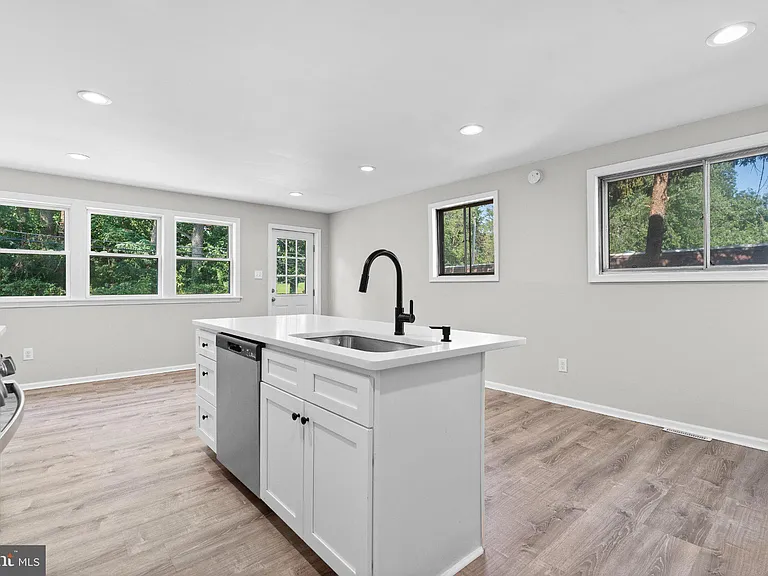 205 Juniper Rd #288 — Photo 6