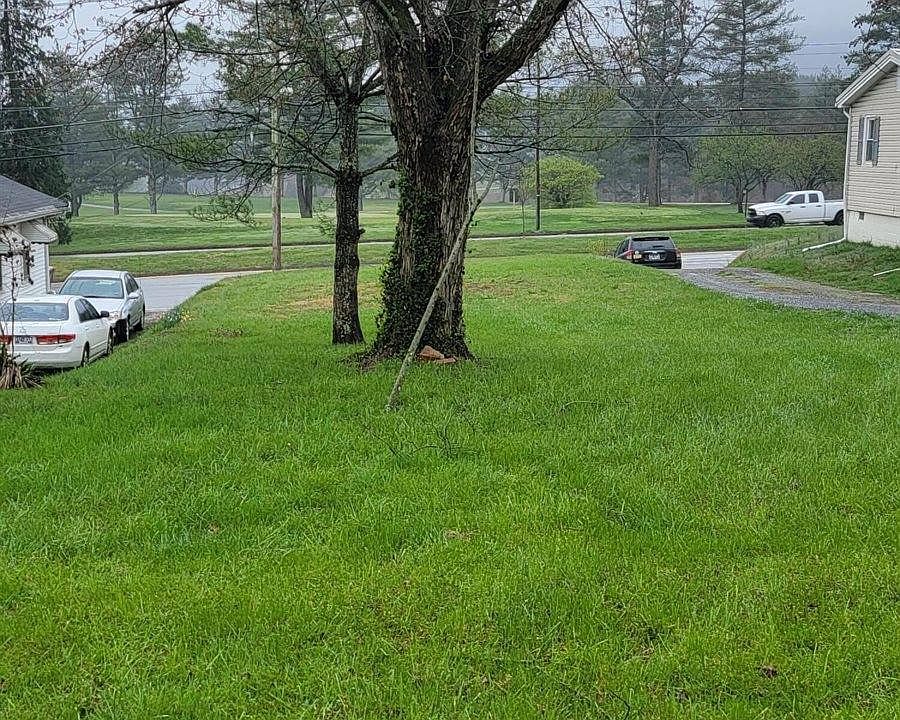 2nd image of 504 University Pkwy