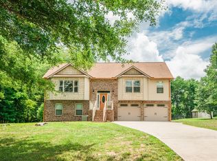 1050 Country Meadows Ln, Dalton, GA 30721