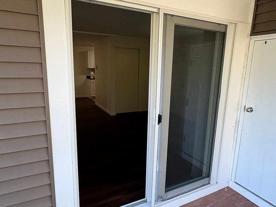 Balcony with storage unit