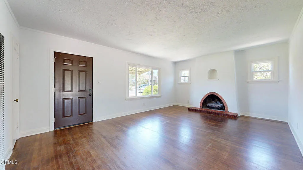 2 bed, 1295 sqft, $3,900 — Photo 4