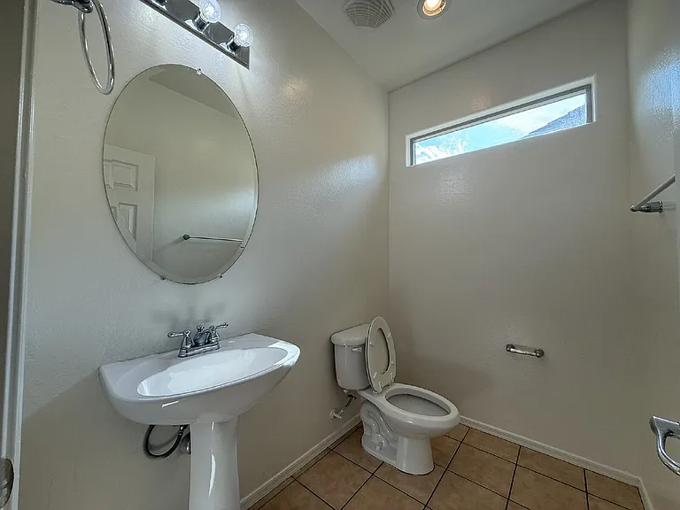 7258 W Palmaire Ave — Photo 3