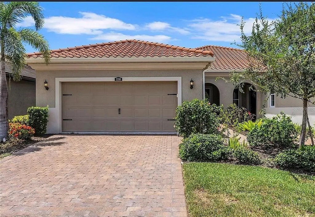 2 bed, 2.0 bath, 1687 sqft, $2,800 — Photo 1