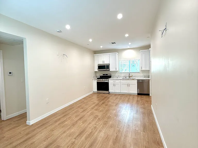 12154 Monogram Ave — Photo 3