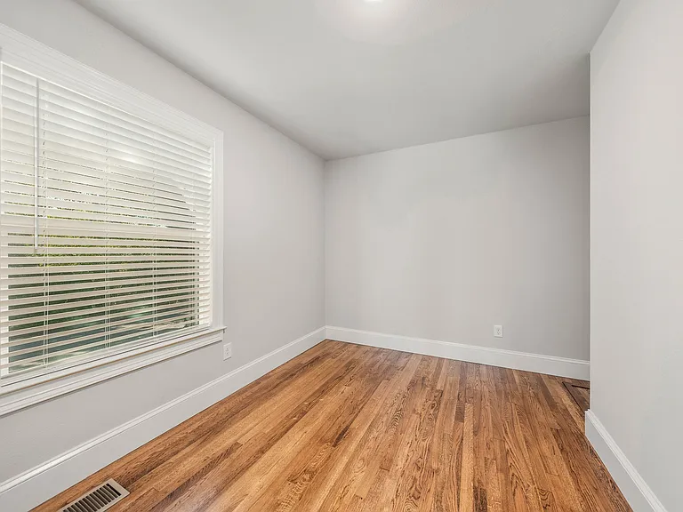 29011 Woodland Dr — Photo 34