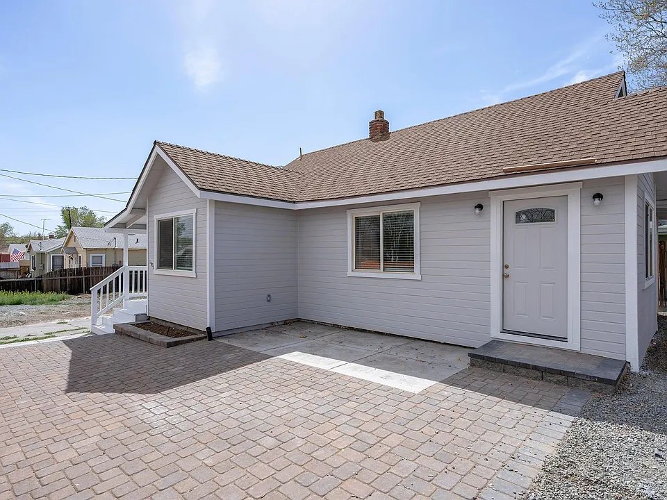 1309 Locust St