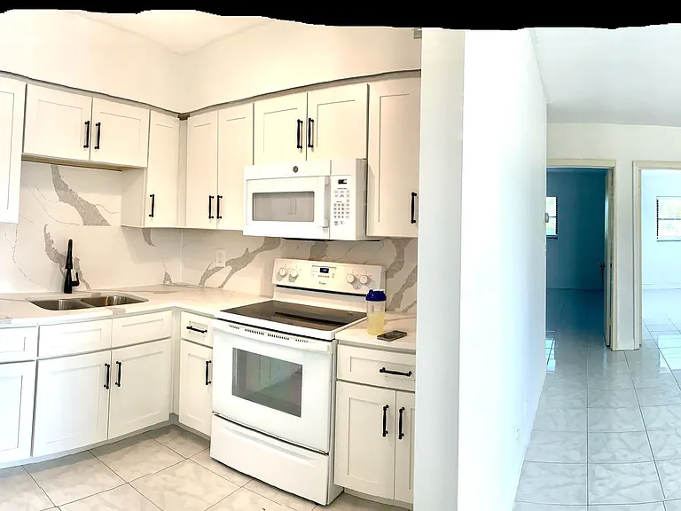 260 NW 19th St #27 — Photo 6