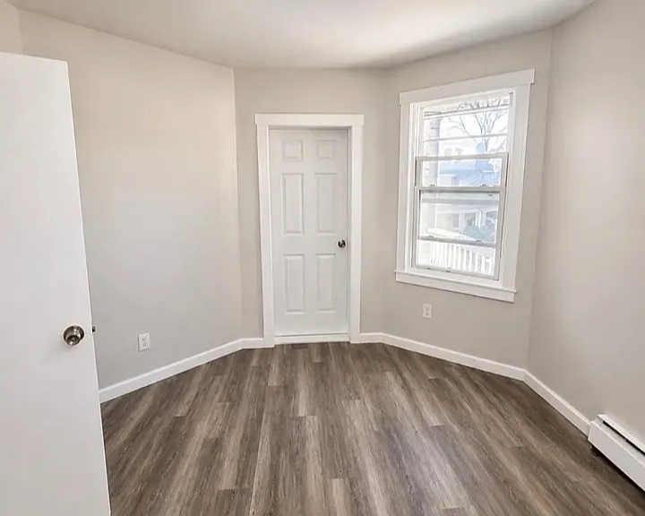 21 Eckert Ave #2L — Photo 7